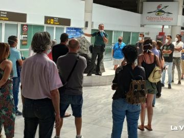 Iberia Express estudia denunciar al pasajero contagiado de coronavirus que viajó de Madrid a Lanzarote