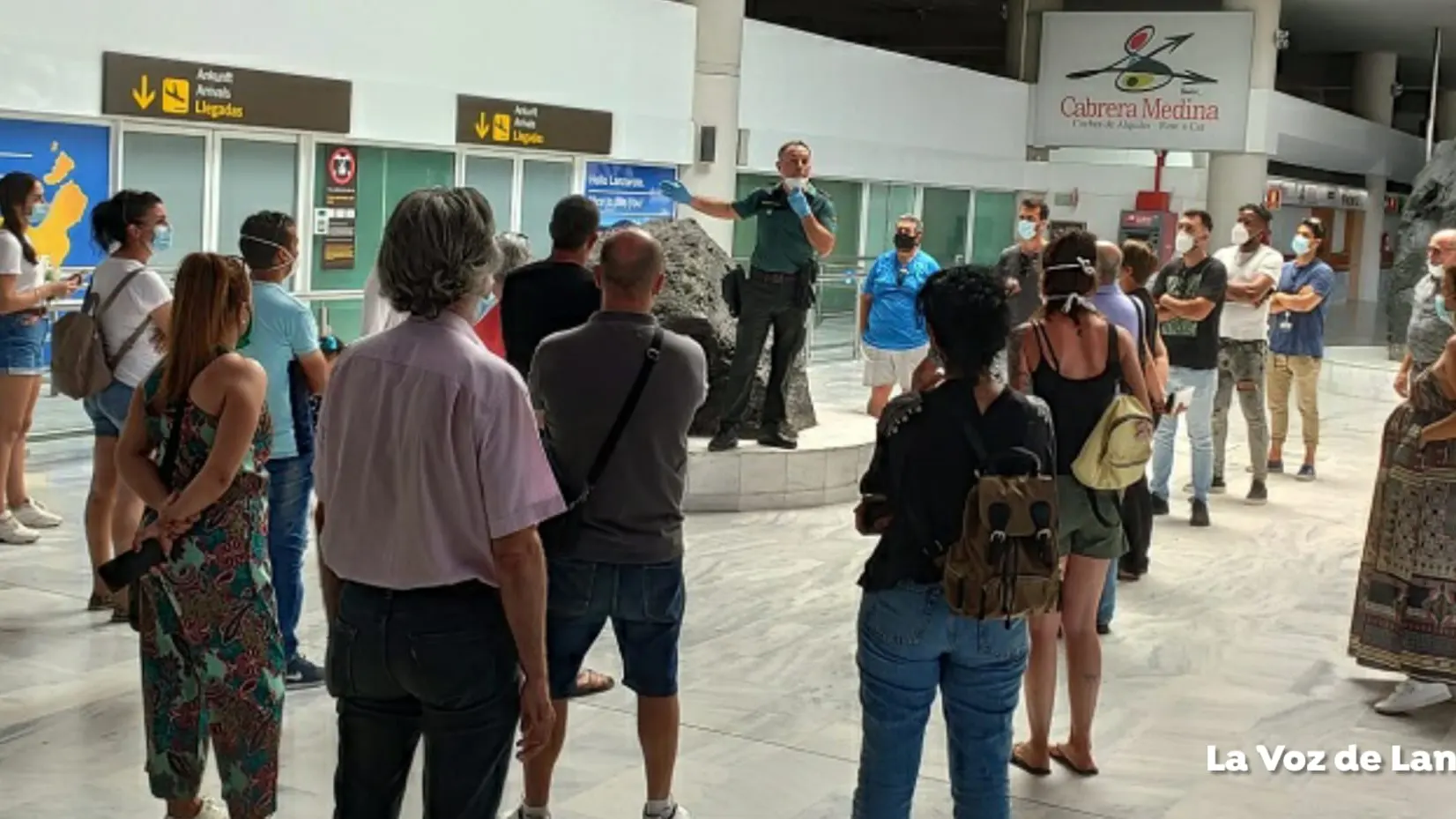 Iberia Express estudia denunciar al pasajero contagiado de coronavirus que viaj&oacute; de Madrid a Lanzarote