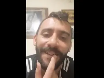 Álvaro Fernández muestra su diente roto en redes Álvaro Fernández muestra su diente roto en redes