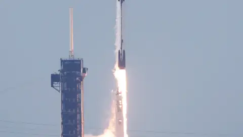 Así ha sido el lanzamiento de la misión de SpaceX y la NASA rumbo a la Estación Espacial Internacional Así ha sido el lanzamiento de la misión de SpaceX y la NASA rumbo a la Estación Espacial Internacional