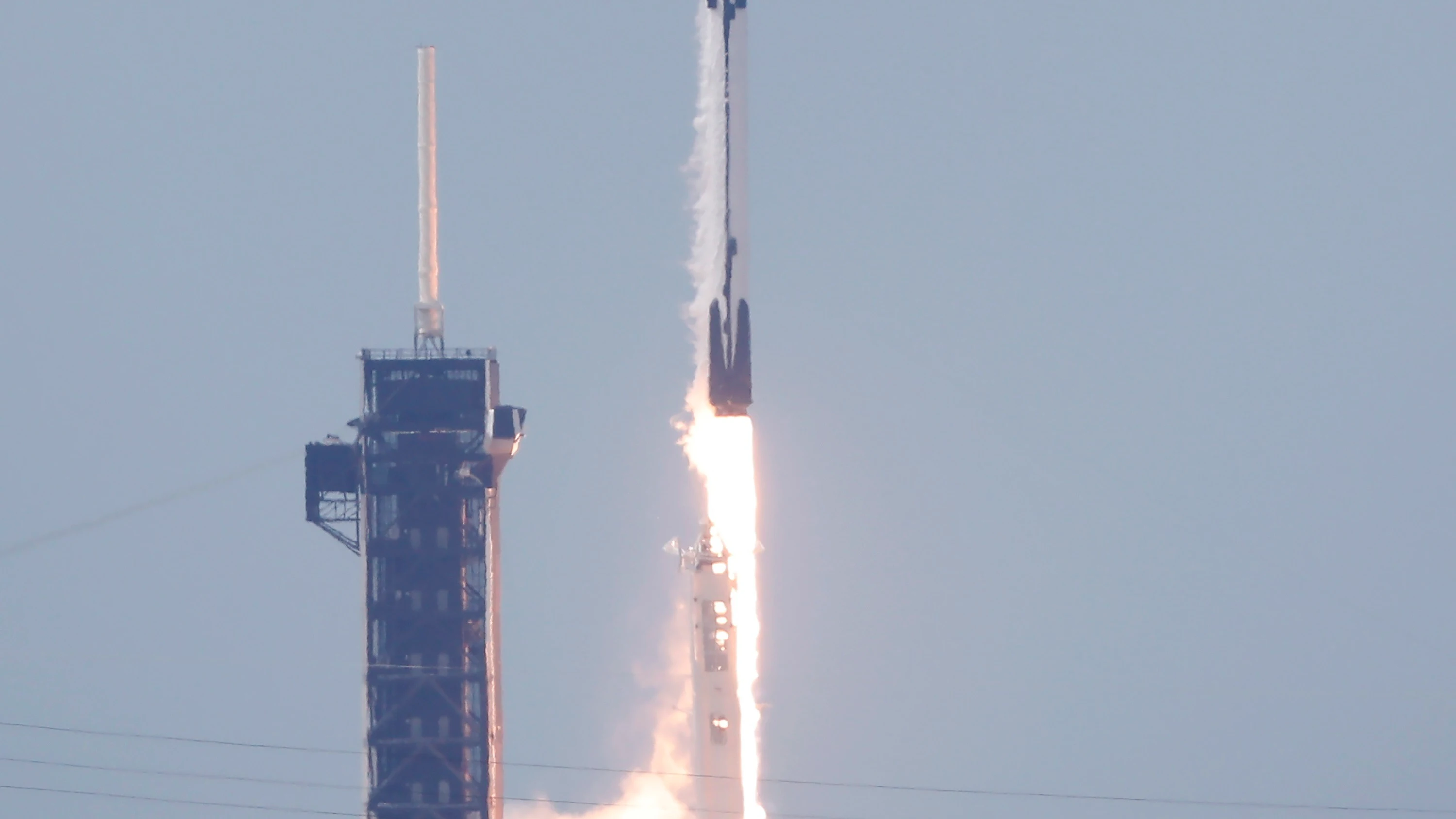 Así ha sido el lanzamiento de la misión de SpaceX y la NASA rumbo a la Estación Espacial Internacional Así ha sido el lanzamiento de la misión de SpaceX y la NASA rumbo a la Estación Espacial Internacional