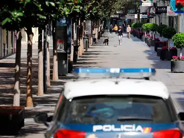 Imagen de un coche de Policía Nacional Imagen de un coche de Policía Nacional