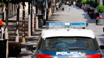 Imagen de un coche de Policía Nacional Imagen de un coche de Policía Nacional