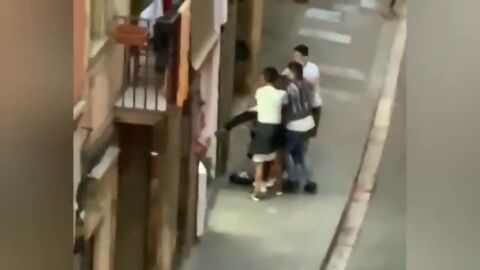  Nueva pelea en El Raval de Barcelona entre un grupo de j&oacute;venes a pu&ntilde;etazos