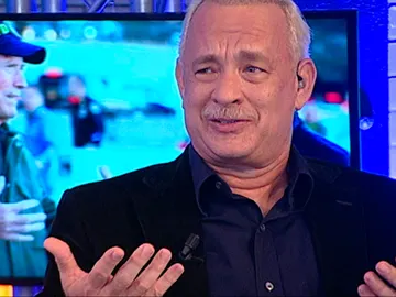 Tom Hanks desata las risas al confesar en 'El Hormiguero 3.0' la particular forma de dirigir de Clint Eastwood Tom Hanks desata las risas al confesar en 'El Hormiguero 3.0' la particular forma de dirigir de Clint Eastwood