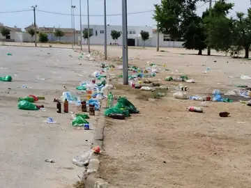 Celebran un macrobotellón con 3.000 personas en Tomelloso Celebran un macrobotellón con 3.000 personas en Tomelloso