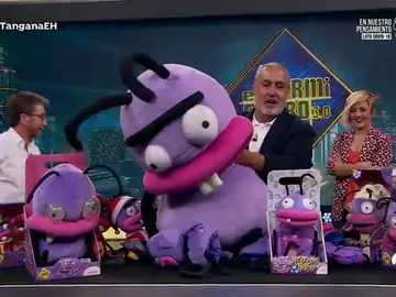 Jorge Salvador nos muestra los locos e increíbles productos de ‘merchandising’ de ‘El Hormiguero 3.0’ Jorge Salvador nos muestra los locos e increíbles productos de ‘merchandising’ de ‘El Hormiguero 3.0’