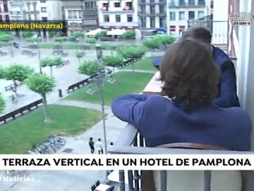 El Hotel 'La Perla', en Pamlona, primero en el mundo en instalar una terraza vertical frente al coronavirus