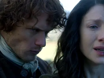 Caitriona Balfe y Sam Heughan como Calire y Jamie Fraser en 'Outlander' Caitriona Balfe y Sam Heughan como Calire y Jamie Fraser en 'Outlander'