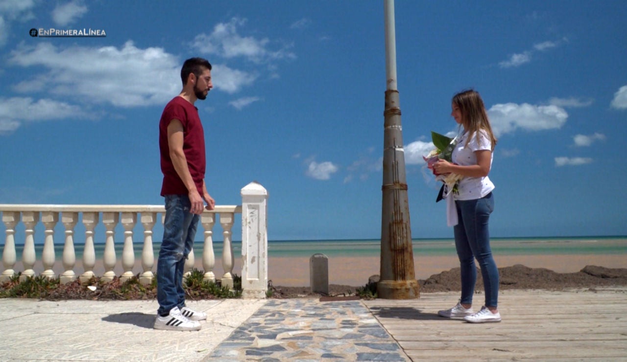 “Una prueba de fuego”: una pareja se reencuentra a dos metros de distancia “Una prueba de fuego”: una pareja se reencuentra a dos metros de distancia