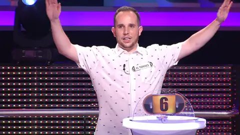 ‘¡Qué bonito es!’, el pegadizo himno de El Torres que aspira a convertirse en muletilla de ‘¡Ahora caigo!’ ‘¡Qué bonito es!’, el pegadizo himno de El Torres que aspira a convertirse en muletilla de ‘¡Ahora caigo!’