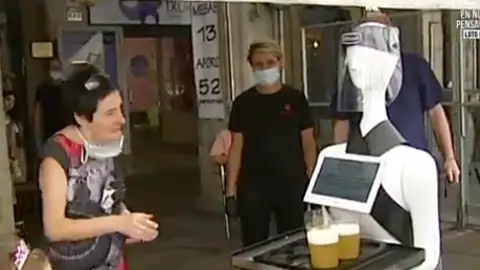 Robot camarero Robot camarero
