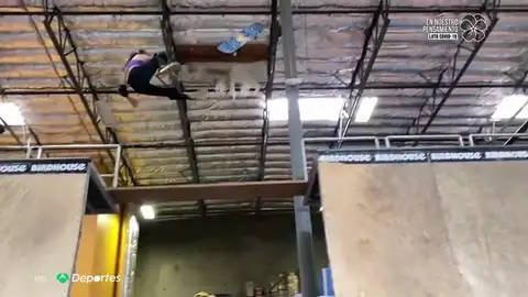 El momento de la espluzante caída de Sky Brown, la joven promesa del skate mundial, en la que fracturó el cráneo El momento de la espluzante caída de Sky Brown, la joven promesa del skate mundial, en la que fracturó el cráneo