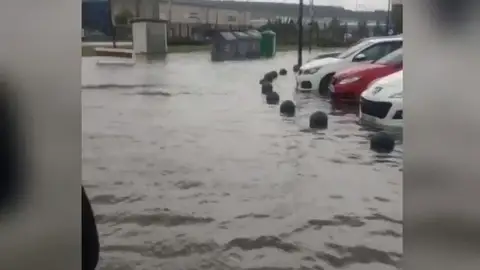 Graves inundaciones por una fuerte tormenta Graves inundaciones por una fuerte tormenta