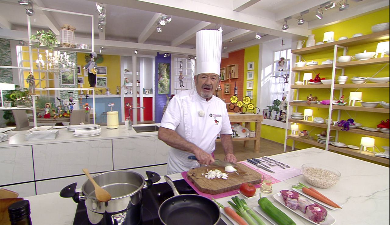 El truco más económico de Karlos Arguiñano: alimentar una familia, una semana, con un alimento y de forma saludable El truco más económico de Karlos Arguiñano: alimentar una familia, una semana, con un alimento y de forma saludable