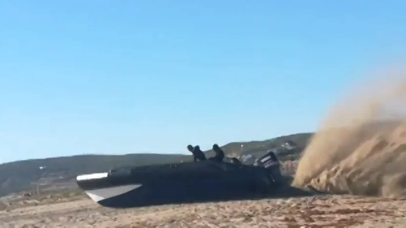 Vídeo: Persecución de película de un helicóptero de la Guardia Civil a una lancha en La Línea de la Concepción Vídeo: Persecución de película de un helicóptero de la Guardia Civil a una lancha en La Línea de la Concepción
