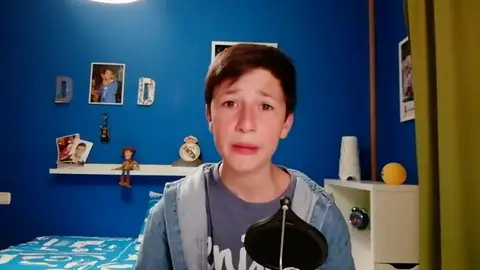 El hijo de un trabajador de Alcoa a Pedro Sánchez: "Son los mejores haciendo alumino" El hijo de un trabajador de Alcoa a Pedro Sánchez: "Son los mejores haciendo alumino"