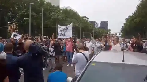 Protesta de trabajadores de Nissan Frente a consulado de Japón