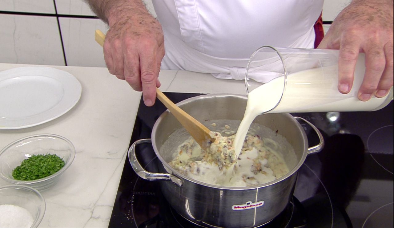 Karlos Arguiñano desvela la clave fundamental para una buena bechamel de croquetas Karlos Arguiñano desvela la clave fundamental para una buena bechamel de croquetas