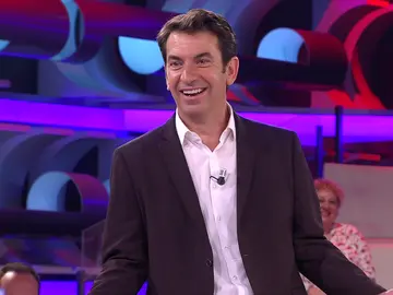 Arturo Valls flipa con el nombre búlgaro de la hermana de Paula… ¡y con su significado en español! Arturo Valls flipa con el nombre búlgaro de la hermana de Paula… ¡y con su significado en español!