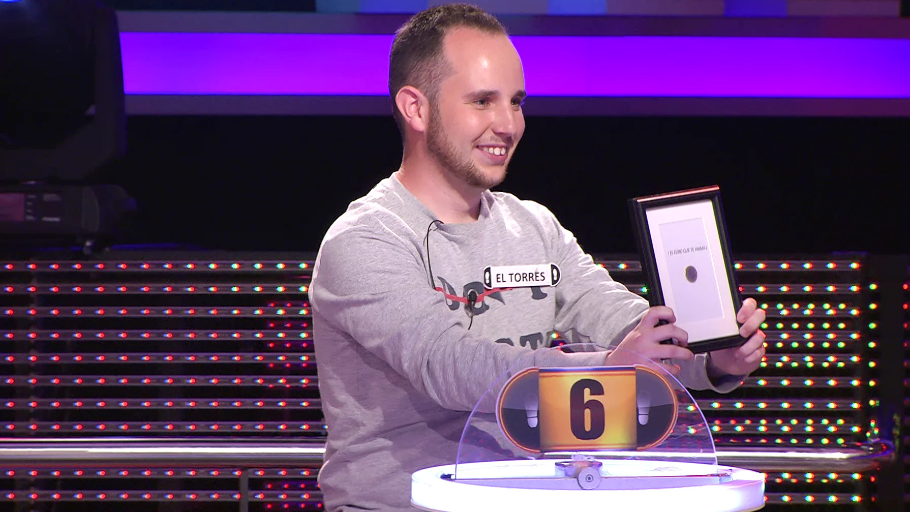 ¡Qué bonito! El Torres, emocionado al recoger un premio muy especial de ‘¡Ahora caigo!’