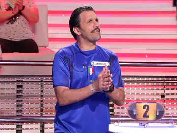 Así canta ‘We will rock you’ el Freddy Mercury de la Toscana en ‘¡Ahora caigo!’ Así canta ‘We will rock you’ el Freddy Mercury de la Toscana en ‘¡Ahora caigo!’