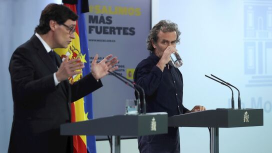 Salvador Illa y Fernando Sim&oacute;n en rueda de prensa