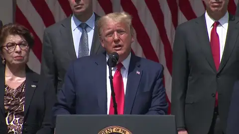 Donald Trump utiliza a George Floyd para hablar de economía: "Ojalá nos esté mirando, es un gran día para él" Donald Trump utiliza a George Floyd para hablar de economía: "Ojalá nos esté mirando, es un gran día para él"