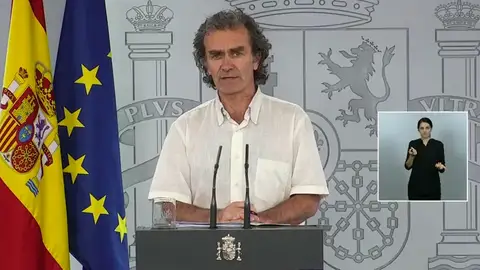 Fernando Simón, sobre el desfase de datos: "No creo que sea sensato pregonar que los 43.000 fallecidos sean por coronavirus" Fernando Simón, sobre el desfase de datos: "No creo que sea sensato pregonar que los 43.000 fallecidos sean por coronavirus"