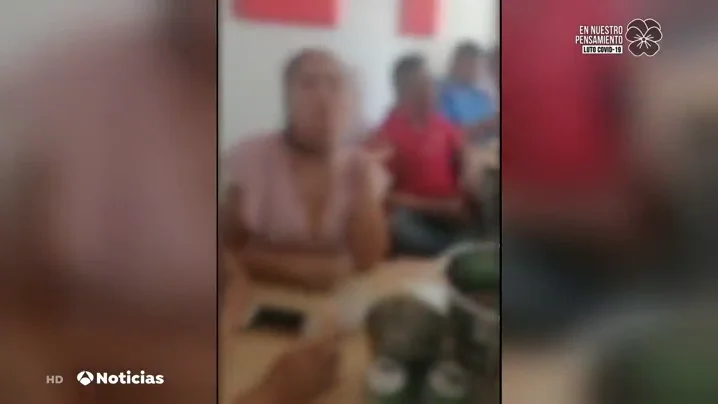 Desmantelan un bar clandestino en un piso de Hospitalet de Llobregat que infringía el estado de alarma Desmantelan un bar clandestino en un piso de Hospitalet de Llobregat que infringía el estado de alarma