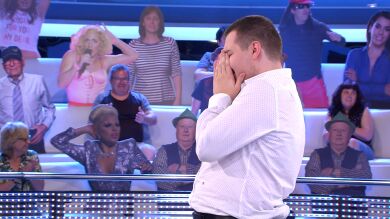 ¿Lágrimas de alegría o tristeza? Alberto se derrumba ante la alta tensión en el duelo final por 16.000 euros en ‘¡Ahora caigo!’