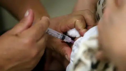 Imagen de archivo de una vacuna Imagen de archivo de una vacuna