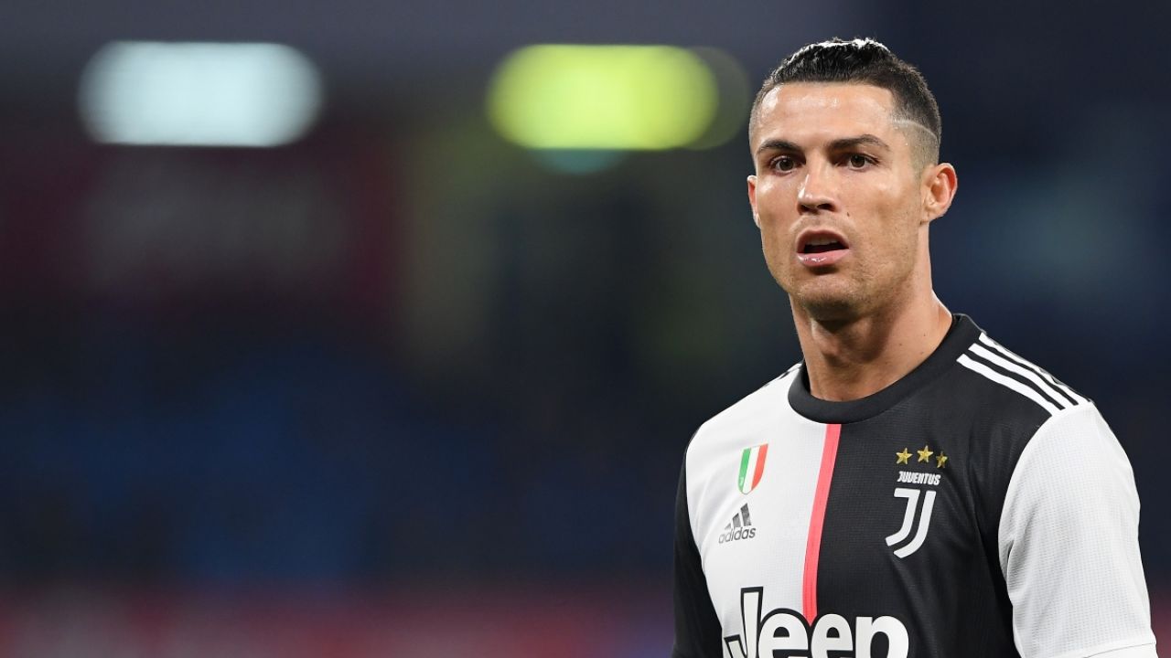 El extravagante look de Cristiano Ronaldo desata las mofas ...