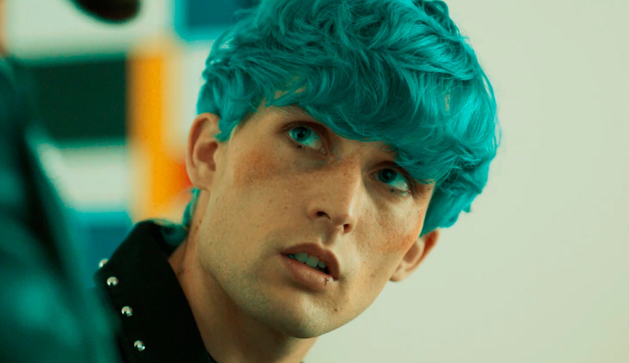 Juanjo Almeida es Andrea Norman en 'Toy boy'