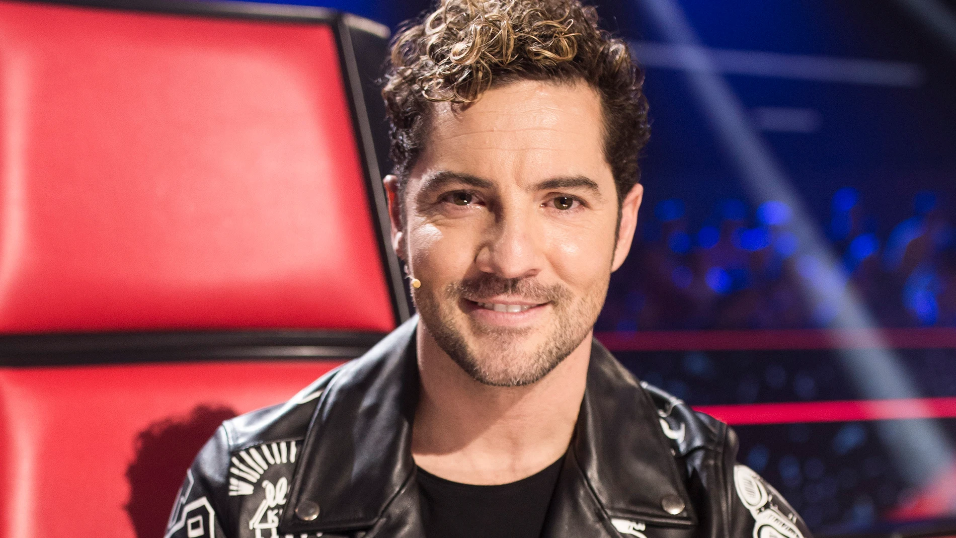 David Bisbal da la bienvenida a sus vacaciones luciendo cuerpazo en un lugar mágico