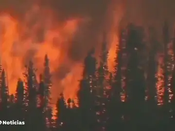 Incendios y humo denso avanzan sobre el oeste de EEUU y Canadá Incendios y humo denso avanzan sobre el oeste de EEUU y Canadá