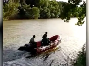 La Guardia Civil busca al cocodrilo La Guardia Civil busca al cocodrilo