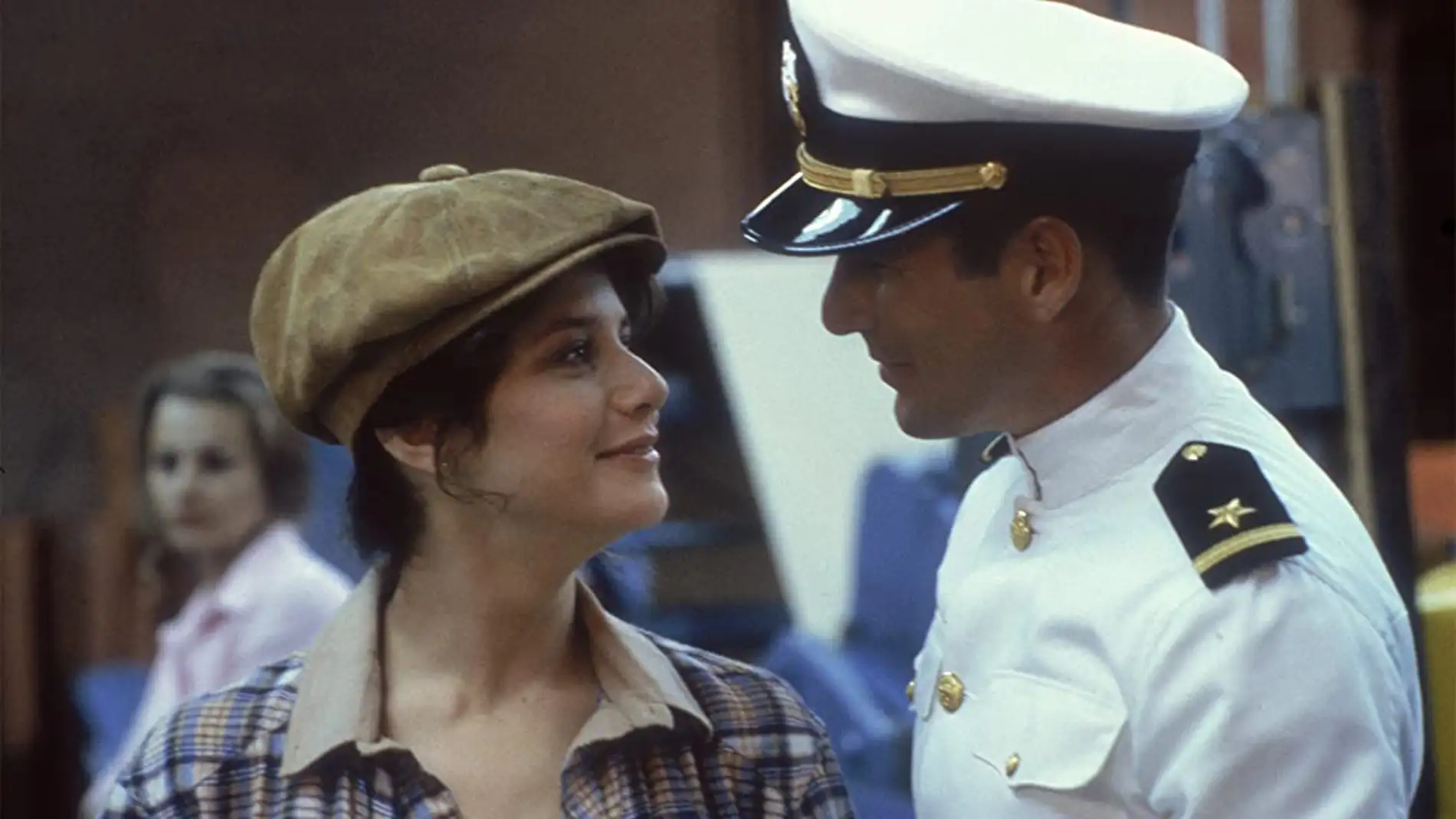 Debra Winger y Richard Gere en 'Oficial y caballero'