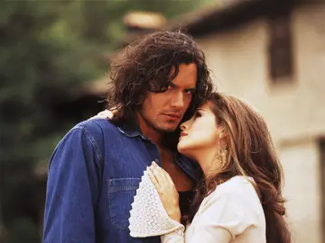 Mario Cimarro y Danna García en 'Pasión de Gavilanes' Mario Cimarro y Danna García en 'Pasión de Gavilanes'