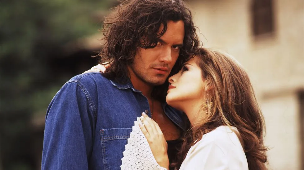 Mario Cimarro y Danna García en 'Pasión de Gavilanes' Mario Cimarro y Danna García en 'Pasión de Gavilanes'