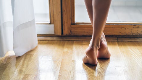 Desnuda en casa