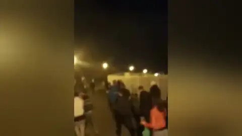 La Policía desaloja una fiesta con chupinazo a la que asistieron 200 jóvenes en en Mendillorri (Pamplona) La Policía desaloja una fiesta con chupinazo a la que asistieron 200 jóvenes en en Mendillorri (Pamplona)