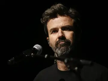 El cantante y líder de la banda española, Jarabe de Palo, Pau Donés. El cantante y líder de la banda española, Jarabe de Palo, Pau Donés.
