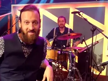 Edu Soto nos presenta a su gran banda Delaroom con la que toca en directo en 'Improvisando' Edu Soto nos presenta a su gran banda Delaroom con la que toca en directo en 'Improvisando'
