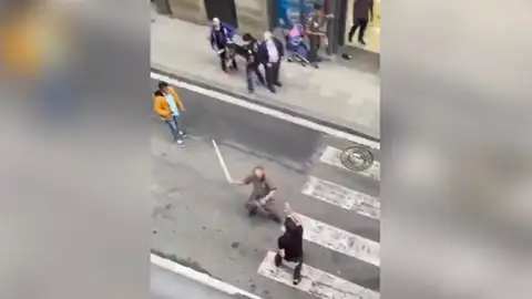 A golpes en El Raval Nuevo incidente