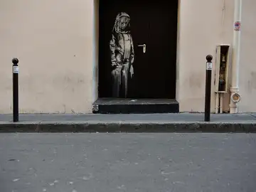 Recuperan una obra atribuida a Bansky en una granja de Italia Recuperan una obra atribuida a Bansky en una granja de Italia
