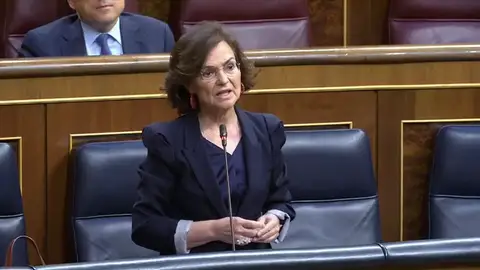 Carmen Calvo invita a un café a Cayetana Álvarez de Toledo tras pedirle explicaciones por implicarles en un golpe de Estado Carmen Calvo invita a un café a Cayetana Álvarez de Toledo tras pedirle explicaciones por implicarles en un golpe de Estado