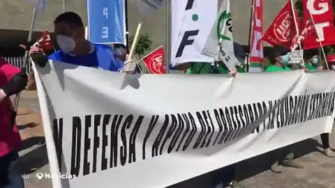 Protestas en Extremadura contra el reparto de los 2.000 millones de euros de Educación a las comunidades autónomas Protestas en Extremadura contra el reparto de los 2.000 millones de euros de Educación a las comunidades autónomas