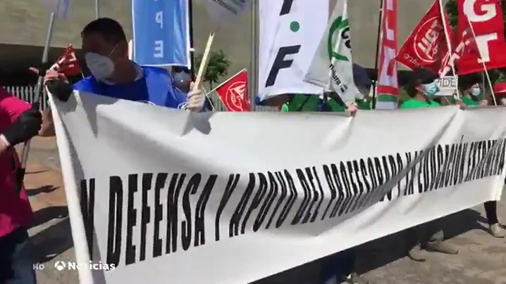 Protestas en Extremadura contra el reparto de los 2.000 millones de euros de Educación a las comunidades autónomas Protestas en Extremadura contra el reparto de los 2.000 millones de euros de Educación a las comunidades autónomas