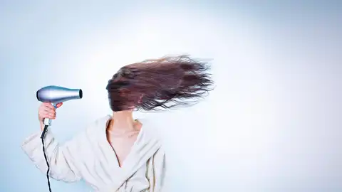 Secándose el pelo Secándose el pelo